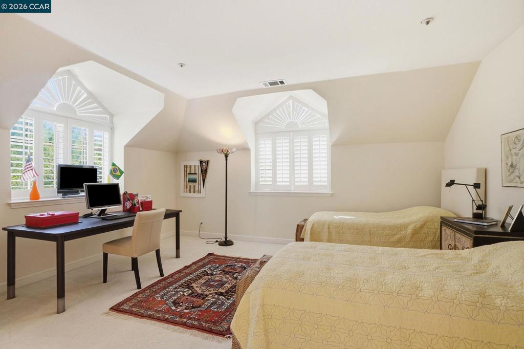 https://media.crmls.org/mediaz/0b013156-2b68-4167-9574-6fbaacf29fc5.jpg?preset=X-Large