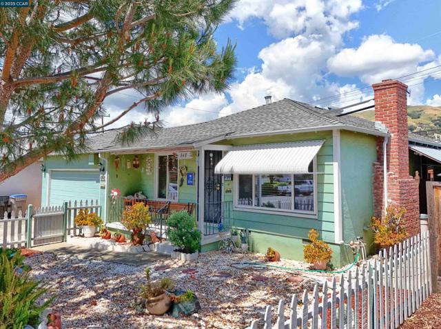 848 Linda Vista Street, San Jose CA: https://media.crmls.org/mediaz/0b01a1ef-8d6c-4066-a4d4-462758e9637f.jpg