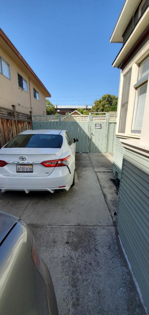 59 S 11th Street, San Jose CA: https://media.crmls.org/mediaz/0b01c437-169e-4609-993e-82b5ef76e09e.jpg