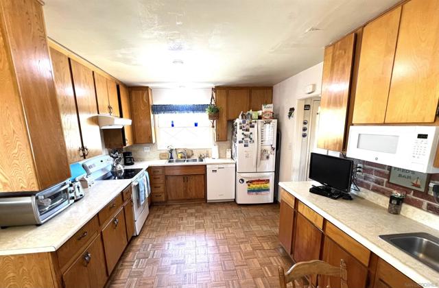 5055 Mount Frissell Dr, San Diego CA: https://media.crmls.org/mediaz/0b01e4de-22d2-4ca6-859f-8a3a3dd55e04.jpg