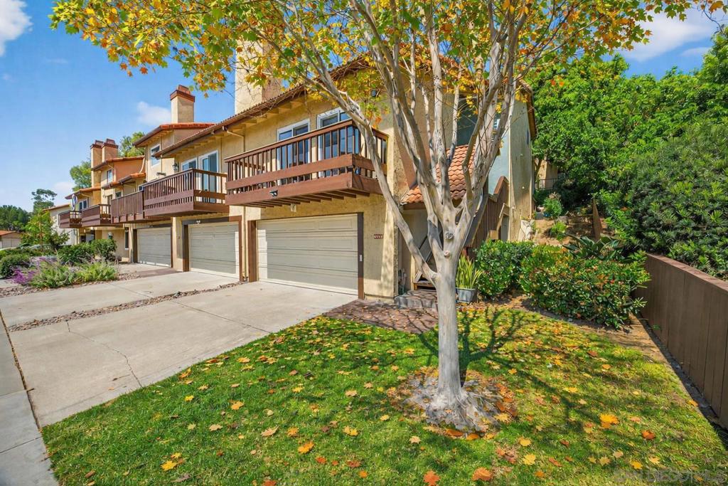 6998 Camino Degrazia