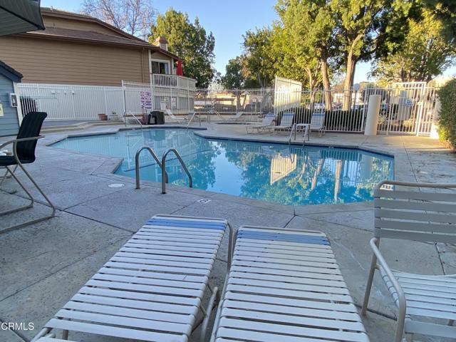 Detail Gallery Image 18 of 24 For 2394 Pleasant Way #J,  Thousand Oaks,  CA 91362 - 2 Beds | 1 Baths