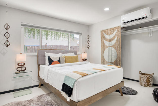 61589 El Reposo Street, Joshua Tree CA: https://media.crmls.org/mediaz/0b032e2a-5eea-4b30-a161-aba618ce218d.jpg