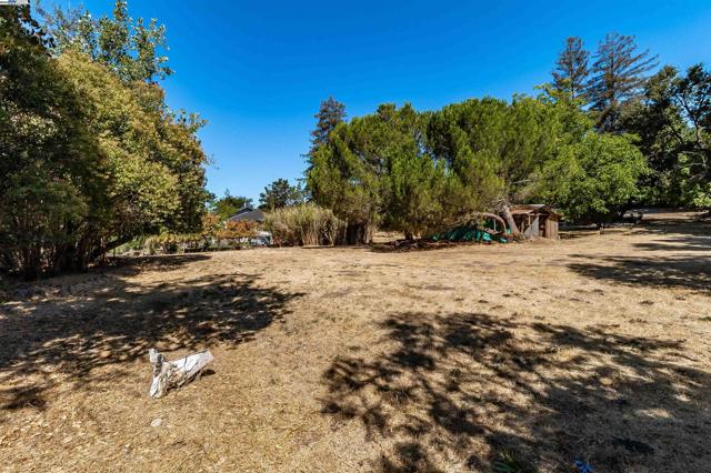 1069 Coombsville Rd, Napa CA: https://media.crmls.org/mediaz/0b0346df-3081-40e3-99d3-bd3de9e0725a.jpg