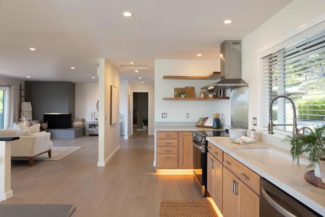 25450 Via Cicindela, Carmel CA: https://media.crmls.org/mediaz/0b040378-69e8-4320-98a5-6782faefeb2b.jpg