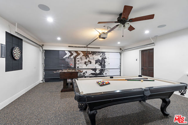 1110 N Beverly Glen Boulevard, Los Angeles CA: https://media.crmls.org/mediaz/0b04694e-a922-4910-96bd-03a017e755b8.jpg