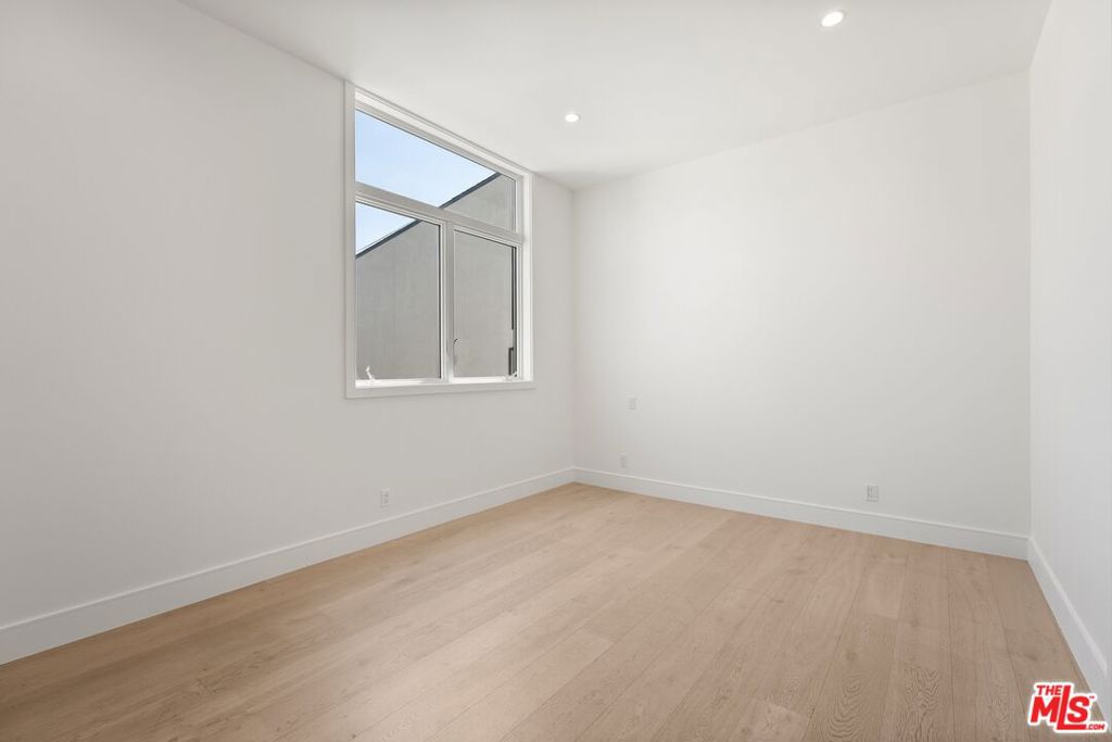 730 Indiana Ave, Venice, CA 90291, photo 10