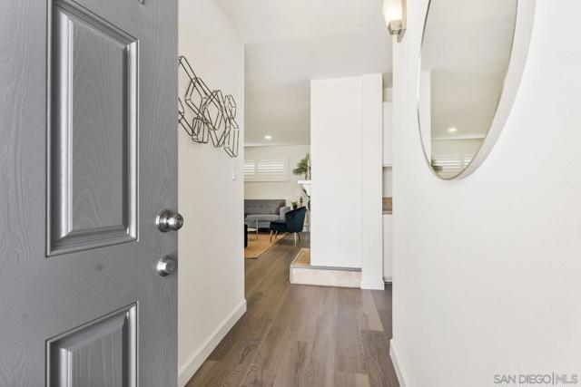 4527 Chinook Court, San Diego CA: https://media.crmls.org/mediaz/0b04db52-8634-4a87-b0ac-27c946a6ae15.jpg