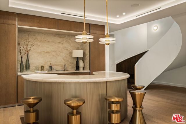 6 Bed Home for Sale in Los Angeles, California