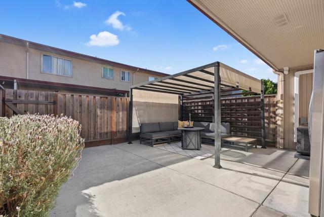 1640 Marina Court, San Mateo CA: https://media.crmls.org/mediaz/0b057f7a-d7dd-4555-a242-19db285d746e.jpg