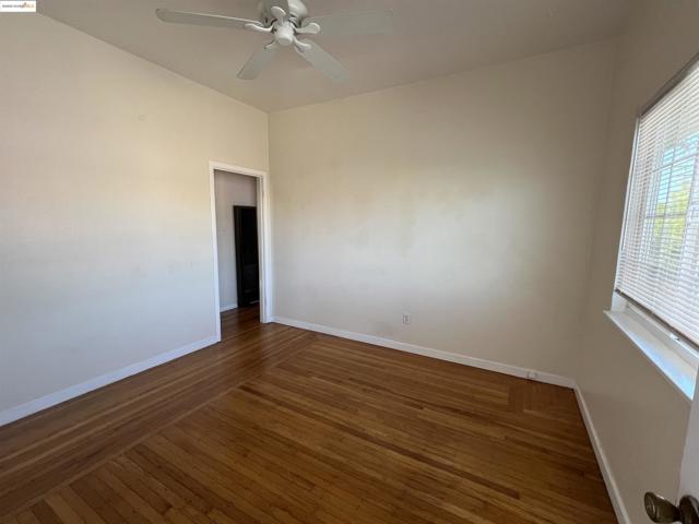 3244 ELLIS ST, Berkeley CA: https://media.crmls.org/mediaz/0b05a151-2d3b-4daa-adeb-41dd8737ef89.jpg