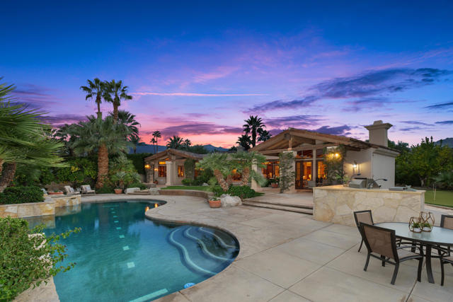 49260 Jfk Trail, Palm Desert CA: https://media.crmls.org/mediaz/0b06a185-53e3-4b1c-a6ae-693cc8713886.jpg