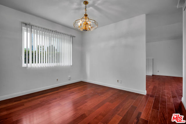 2925 Dona Susana Drive, Studio City CA: https://media.crmls.org/mediaz/0b06ee3b-f6eb-4952-97b3-5bd1fa9482f5.jpg