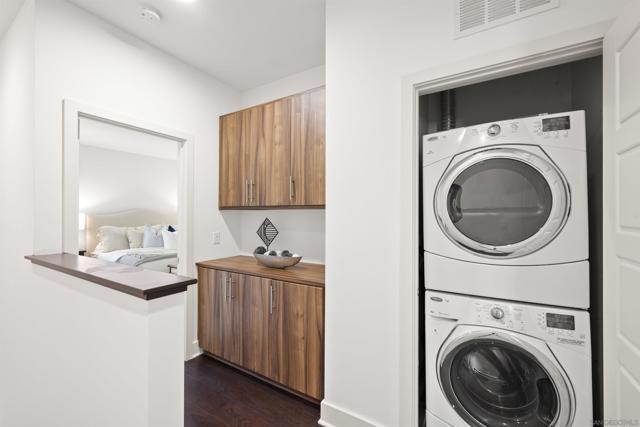 7853 Inception Way, San Diego CA: https://media.crmls.org/mediaz/0b07bfc6-99b5-4a33-bb63-83793e24fd5c.jpg
