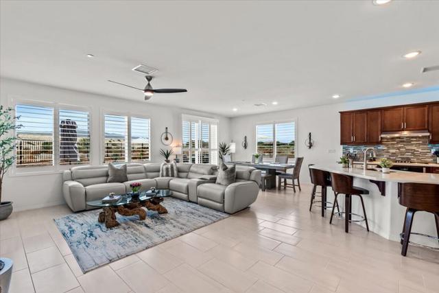 42940 Ascona Lane, Indio CA: https://media.crmls.org/mediaz/0b07f14d-3e03-4b2d-82b5-9686d9c77753.jpg