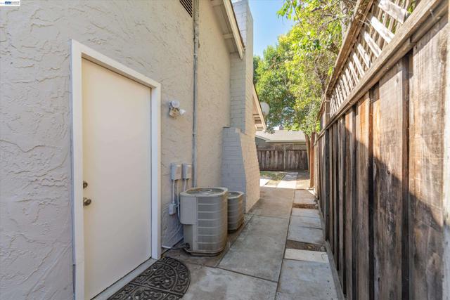 Image 33 of 36 For 6735 Stephan Ct