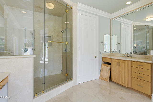 Detail Gallery Image 21 of 39 For 4174 Elm View Dr, Los Angeles,  CA 91316 - 5 Beds | 5 Baths