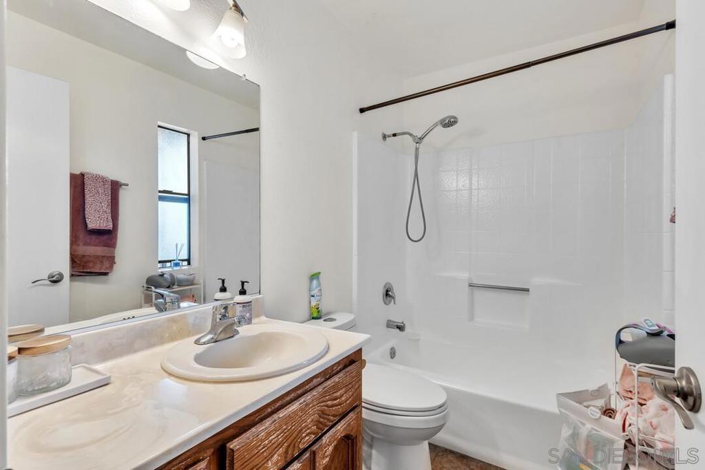 4725 35th St - photo 9