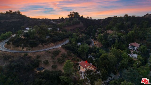 2365 Old Topanga Canyon Road, Topanga CA: https://media.crmls.org/mediaz/0b0a0b31-43e3-4991-b5e6-e83bcdd167f8.jpg