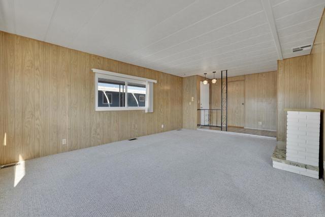 Home for Sale in Lakeside