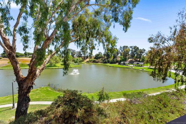 506 Calle Montecito, Oceanside CA: https://media.crmls.org/mediaz/0b0c8a58-9456-454c-b086-25d593569d5e.jpg