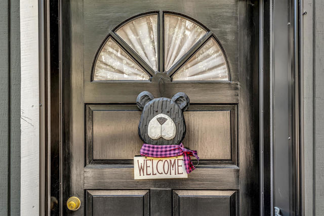 52402 Pine Ridge Road, Idyllwild CA: https://media.crmls.org/mediaz/0b0c940d-97da-4925-89f4-cdb8e2319ffc.jpg