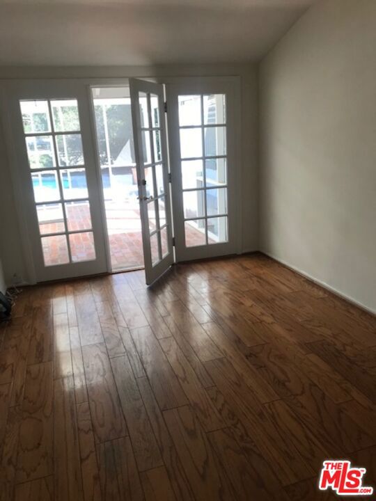 6970 Fernhill Drive, Malibu CA: https://media.crmls.org/mediaz/0b0cbf3a-3dd2-4fdd-adf7-b9b83675fa2d.jpg