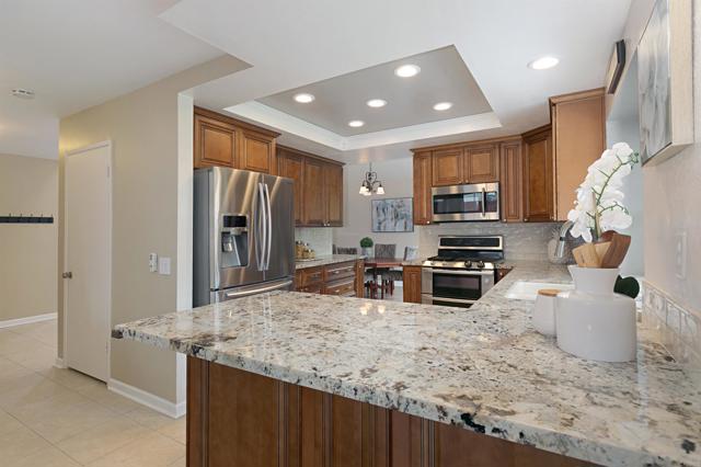 Detail Gallery Image 10 of 32 For 1684 Charlie Horse Way, Oceanside,  CA 92057 - 5 Beds | 3 Baths