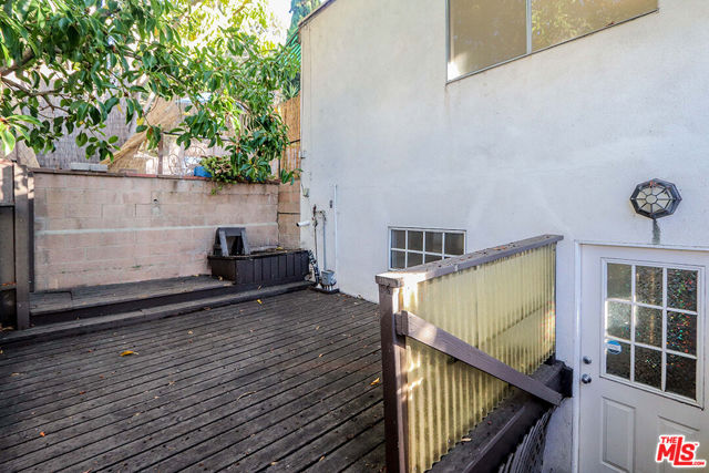 3131 & 3135 Oakcrest Drive, Los Angeles CA: https://media.crmls.org/mediaz/0b0d67ad-e806-4b81-8ebe-c3af7a7ea1f3.jpg