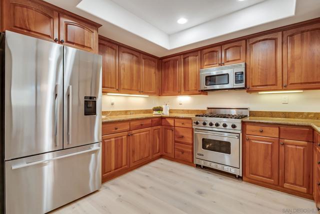 Image 6 of 47 For 7530 Draper Ave  2