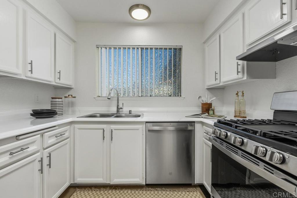 3027 Camarillo Avenue - photo 9