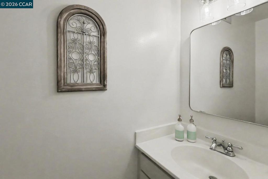 https://media.crmls.org/mediaz/0b0e5165-5e9e-46b3-b01f-9349b6aedd12.jpg?preset=X-Large