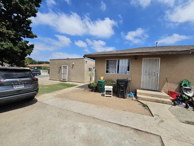 639 43 Morrison Street, San Diego CA: https://media.crmls.org/mediaz/0b0e6fe4-8c9e-47c4-9855-e47c69f80f78.jpg