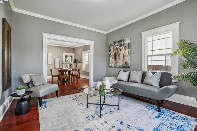 3241 Davis Street, Oakland CA: https://media.crmls.org/mediaz/0b0f0c80-cbca-4df3-aa40-328c86ed8526.jpg