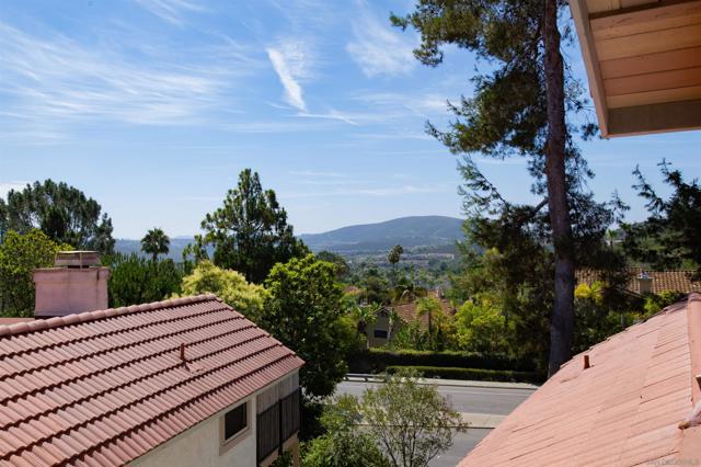 6581 Camino Capistrano, Carlsbad CA: https://media.crmls.org/mediaz/0b0f15cd-f9b6-4654-b38c-e9ac36c25f86.jpg