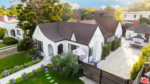 821 S Cloverdale Avenue, Los Angeles CA: https://media.crmls.org/mediaz/0b103e6d-0ce3-496e-a530-3e61c1ea3ea2.jpg