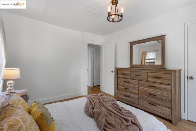 3148 Sylvan Ave, Oakland CA: https://media.crmls.org/mediaz/0b103f84-b09c-4b52-a218-b8cdac8c828c.jpg