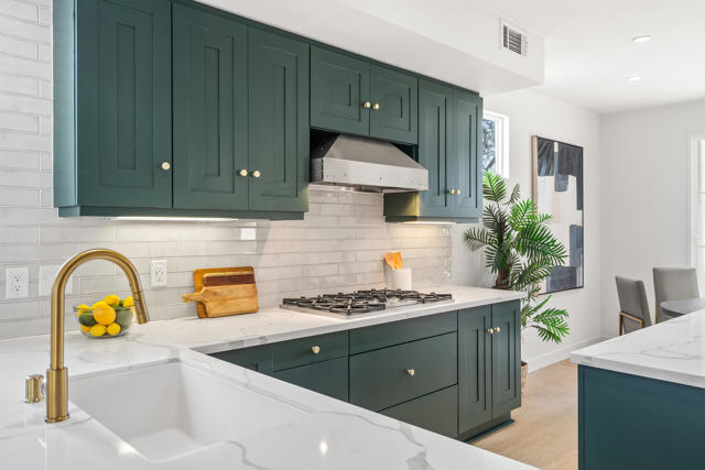 4315 Vantage Lane, Palm Springs CA: https://media.crmls.org/mediaz/0b1097c6-864b-45e7-b0b3-1162c7b20394.jpg