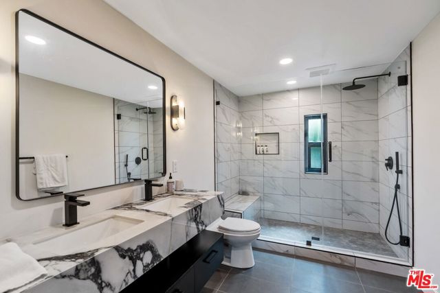 29500 Heathercliff Road, Malibu CA: https://media.crmls.org/mediaz/0b118850-2075-4ab9-a03e-e08f639358ae.jpg