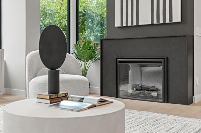 90 Crescent Drive, Palo Alto CA: https://media.crmls.org/mediaz/0b11db1c-d49c-4581-aa92-69a6a5e07c6a.jpg