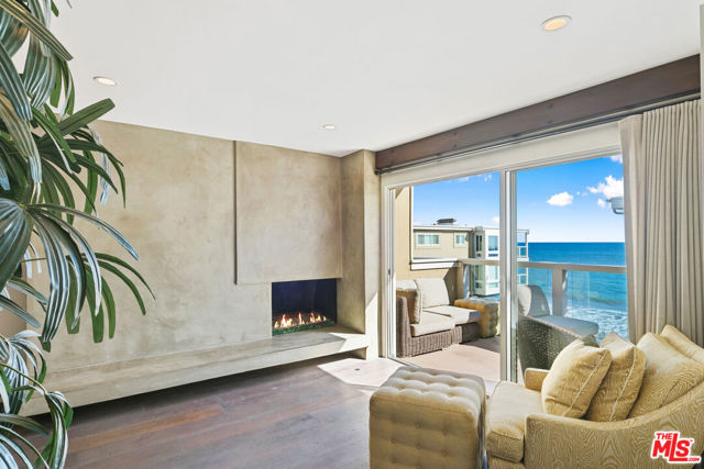 22626 Pacific Coast Highway, Malibu CA: https://media.crmls.org/mediaz/0b12572a-5b1c-462d-9bb7-1033fc4de10a.jpg