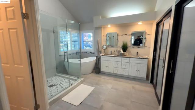 2270 Tamarisk Ct, Discovery Bay CA: https://media.crmls.org/mediaz/0b13358b-6af0-4ca4-b61e-44fe7f941b29.jpg