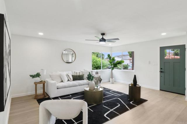 3243 Carolyn Circle, Oceanside CA: https://media.crmls.org/mediaz/0b136cea-e4e8-41bc-9445-19c4410b054d.jpg