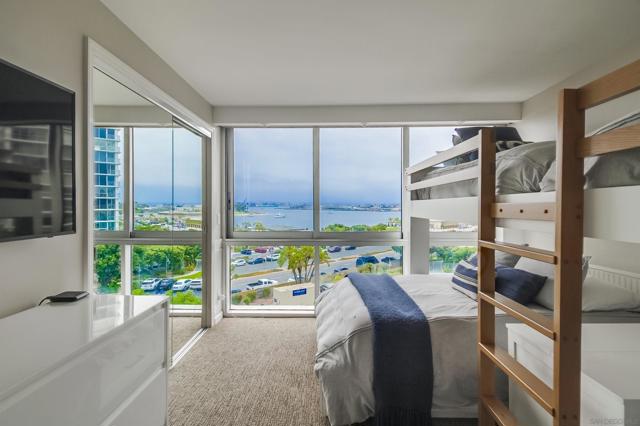 1750 Avenida Del Mundo, Coronado CA: https://media.crmls.org/mediaz/0b138da6-9062-4ba5-acfa-824c87efbbff.jpg
