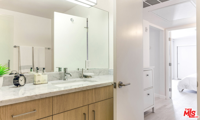 220 SAN VICENTE Boulevard, 609 photo 8