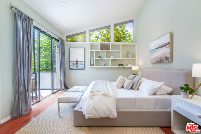 1119 23rd Street, Santa Monica CA: https://media.crmls.org/mediaz/0b146d5c-9292-45b9-a349-01f5966ade52.jpg