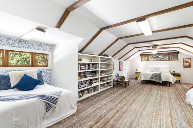 21791 Highway 49, Downieville CA: https://media.crmls.org/mediaz/0b1531a6-2894-46d0-98b8-668f01e6f039.jpg