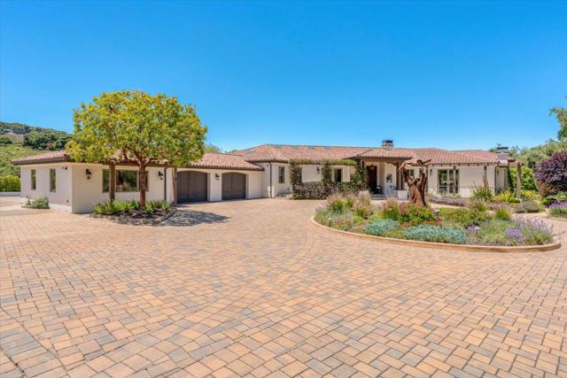 25926 Puerta Del Cajon, Monterey CA: https://media.crmls.org/mediaz/0b15c1be-6978-4c35-8dcf-83411296d7d2.jpg