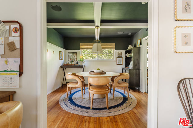 5635 S Chariton Avenue, Los Angeles CA: https://media.crmls.org/mediaz/0b161290-01a1-4fa7-83c4-6442d8e708ab.jpg