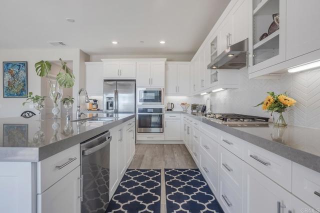 2964 Hayloft Place, Escondido CA: https://media.crmls.org/mediaz/0b16dcbf-deff-4cce-9cd5-824f1cab623e.jpg